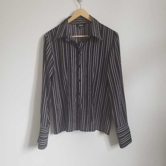 Lindor Tops - ⭐3/$25⭐ Striped Button Down Blouse